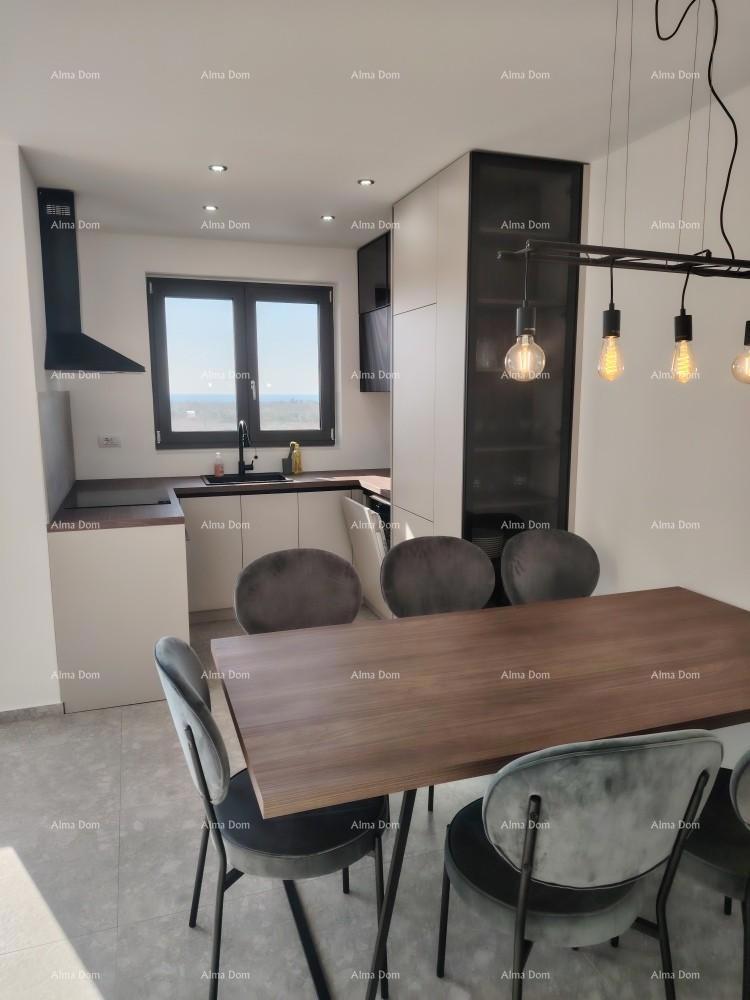 Vrhunski trosoban stan s pogledom na more, opremljen