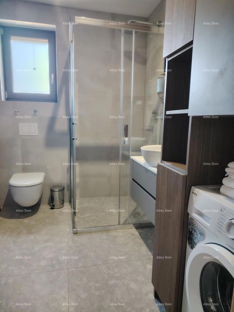 Vrhunski trosoban stan s pogledom na more, opremljen