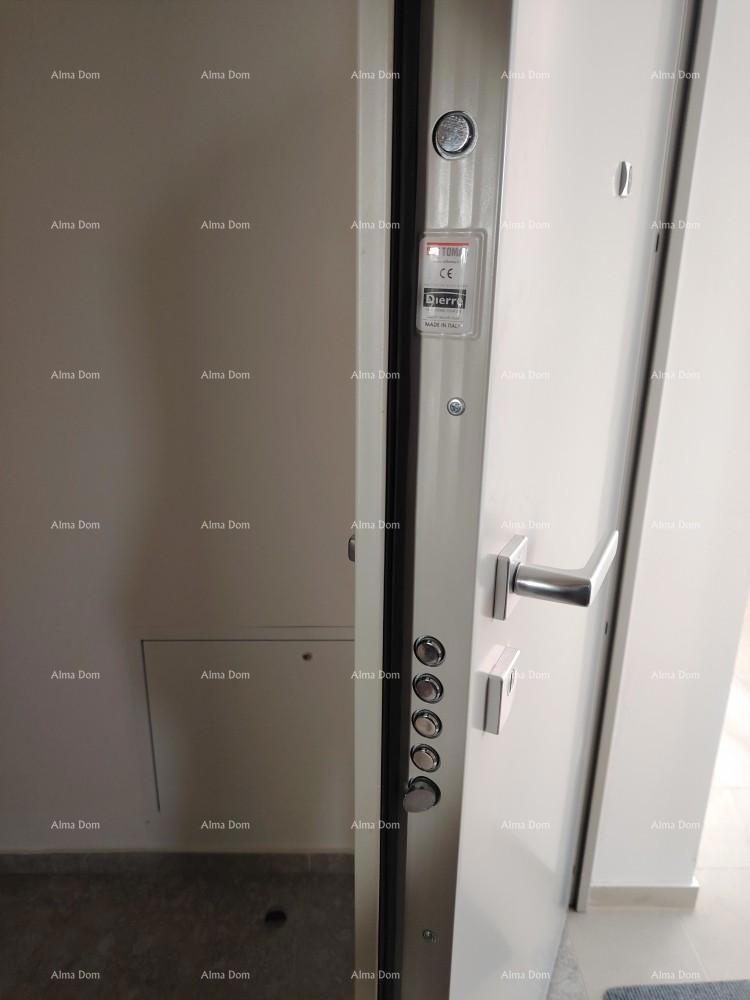 Vrhunski trosoban stan s pogledom na more, opremljen