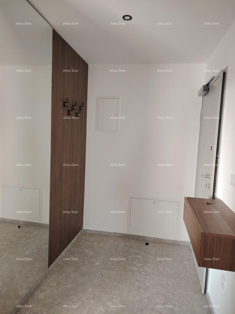 Vrhunski trosoban stan s pogledom na more, opremljen