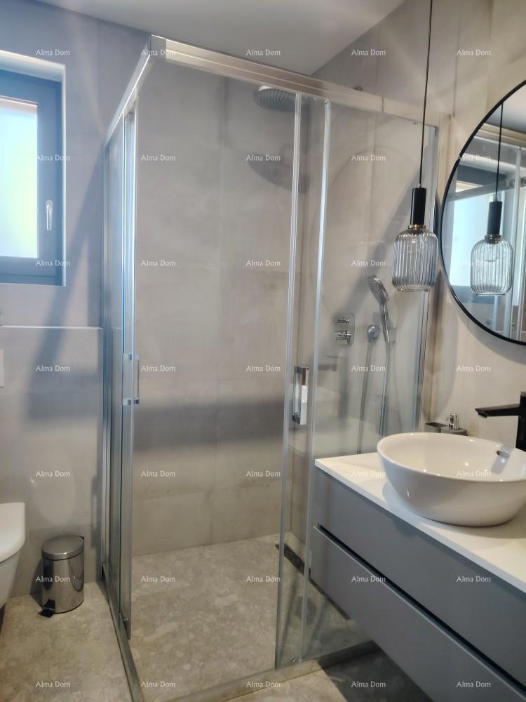 Vrhunski trosoban stan s pogledom na more, opremljen