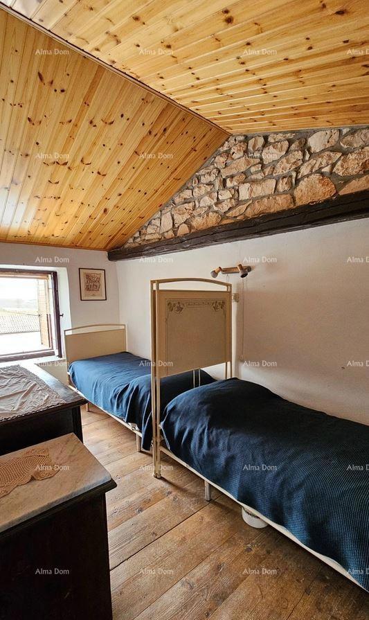 Kamena istarska kuća u Brtonigli