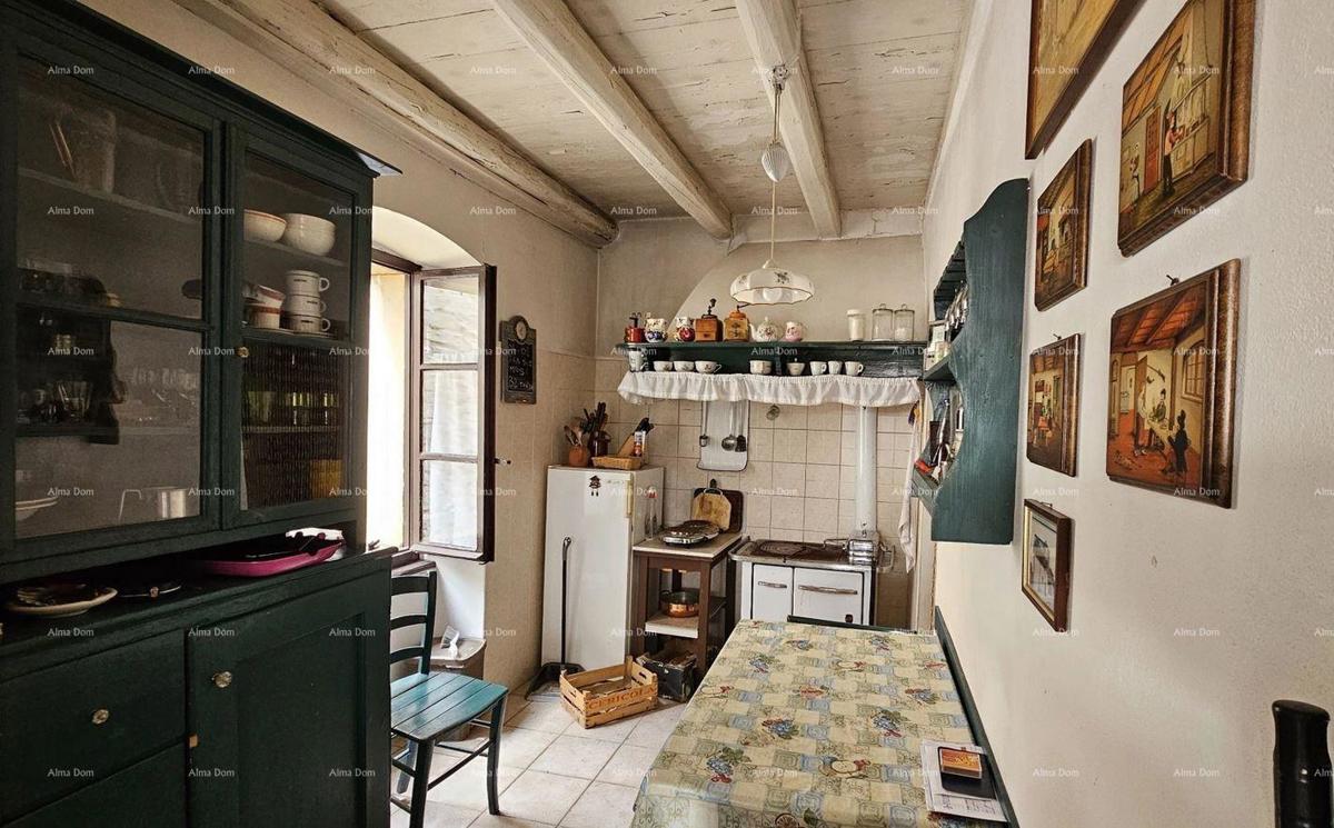 Kamena istarska kuća u Brtonigli