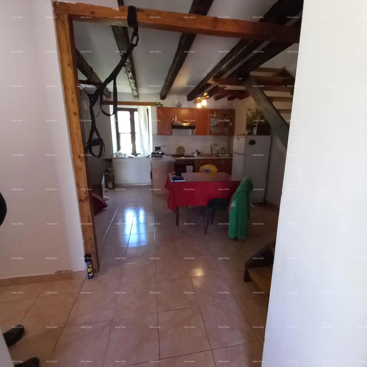 Na prodaju: šarmantna istarska kuća s prostranim dvorištem – Valtura