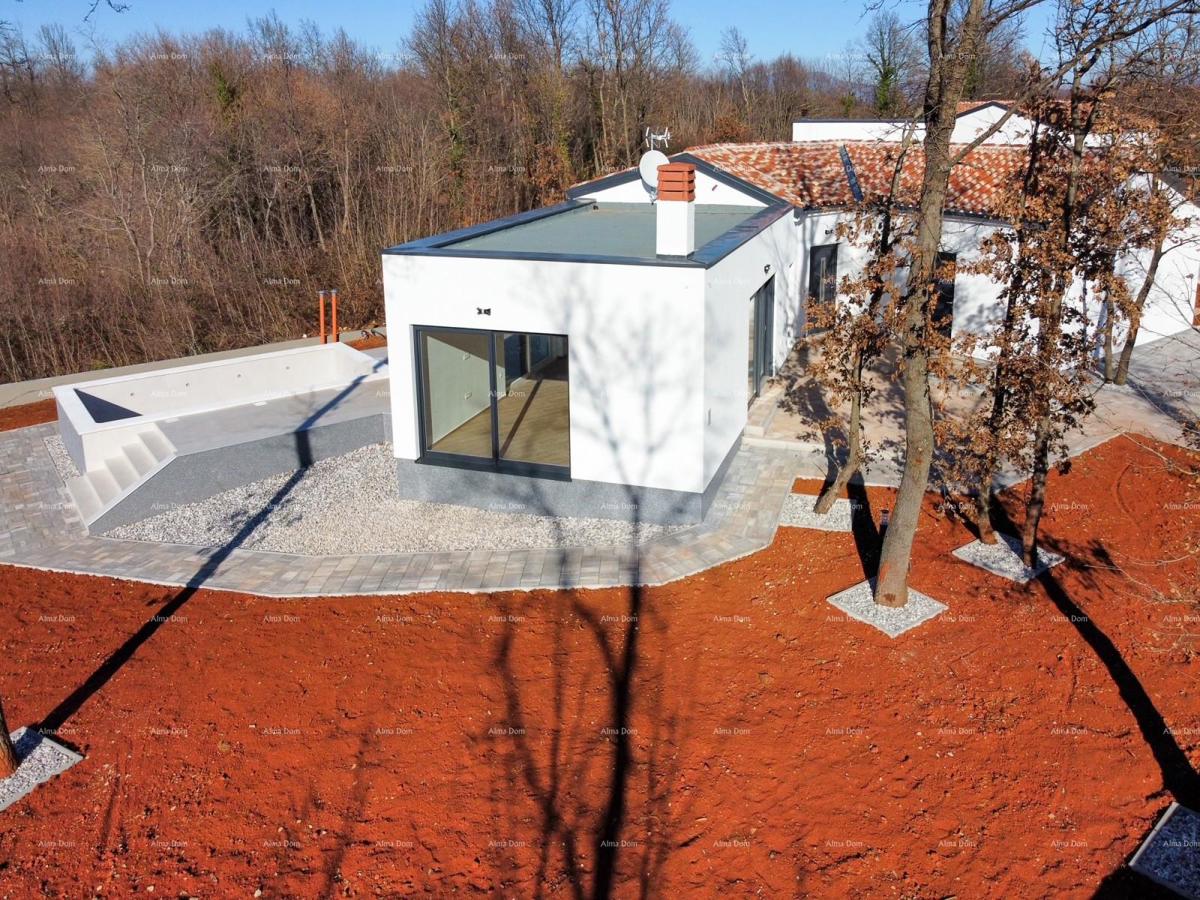 BARBAN, KOŽLJANI - Nova hiša v bližini gozda, z bazenom. EKOLOŠKO MESTO! 15 minut vožnje z avtom do morja