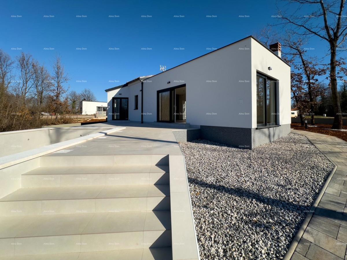 BARBAN, KOŽLJANI - Nova hiša v bližini gozda, z bazenom. EKOLOŠKO MESTO! 15 minut vožnje z avtom do morja