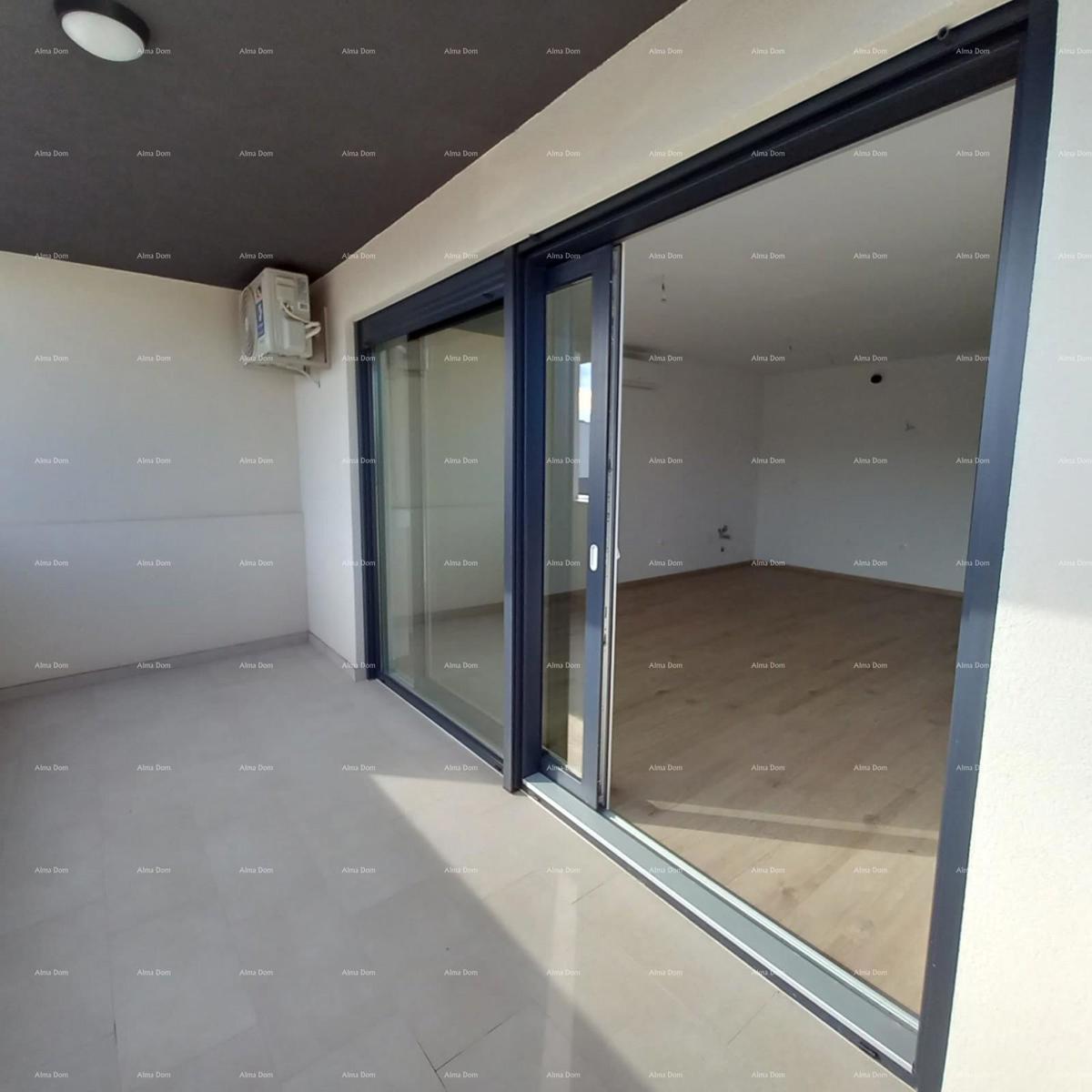 Novogradnja! Prodaja stanovanja z dvema spalnicama in garažo. Blizu morja! Medulin!