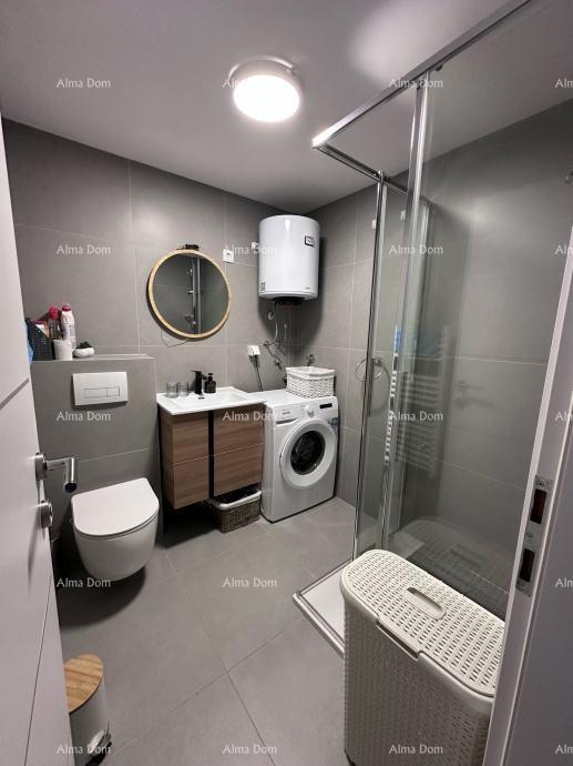 Prodaja opremljenega apartmaja v Novigradu, Mareda, 300 m od morja