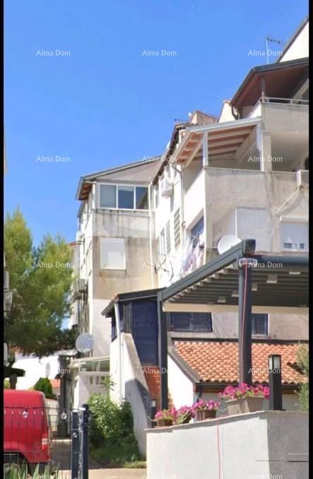 Apartma na prodajo v Barbarigi – prvi vrsta do morja