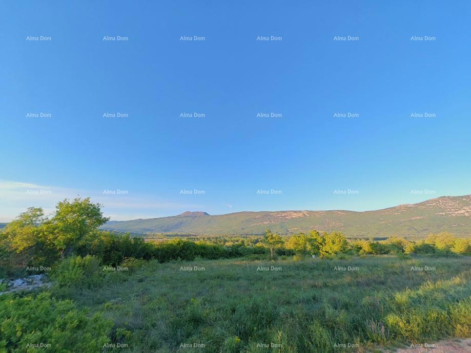 Građevinsko zemljište 948 m² – Kršan, atraktivna lokacija s pogledom