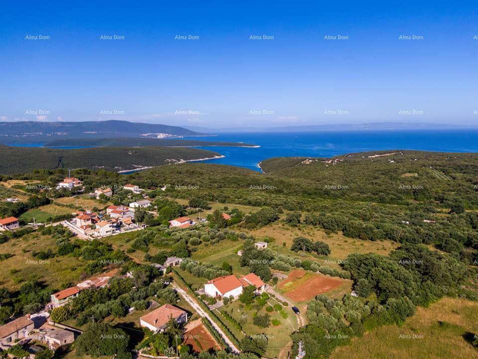 Prodamo gradbeno zemljišče 1070 m2, Krnica