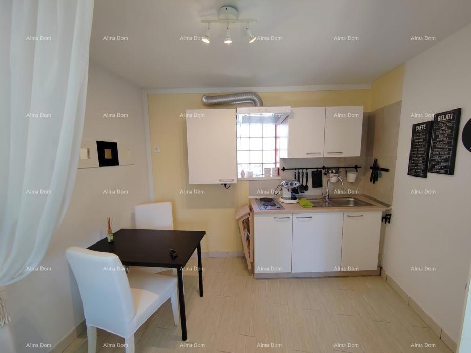 ROVINJ – Dvoetažni stan 50 m² v centru, s 2 studio apartmaji