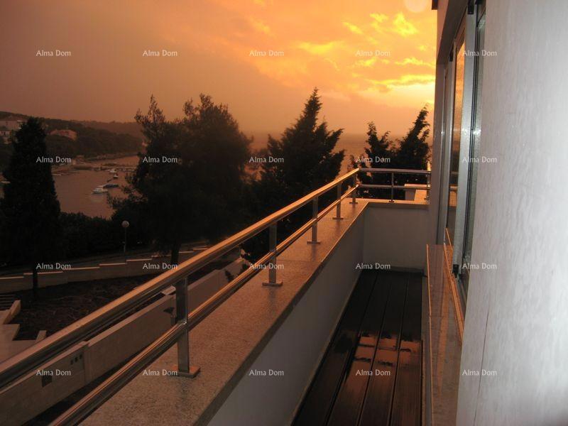 Na prodaju – Luksuzna vila 60 m od morja, Peščena uvala