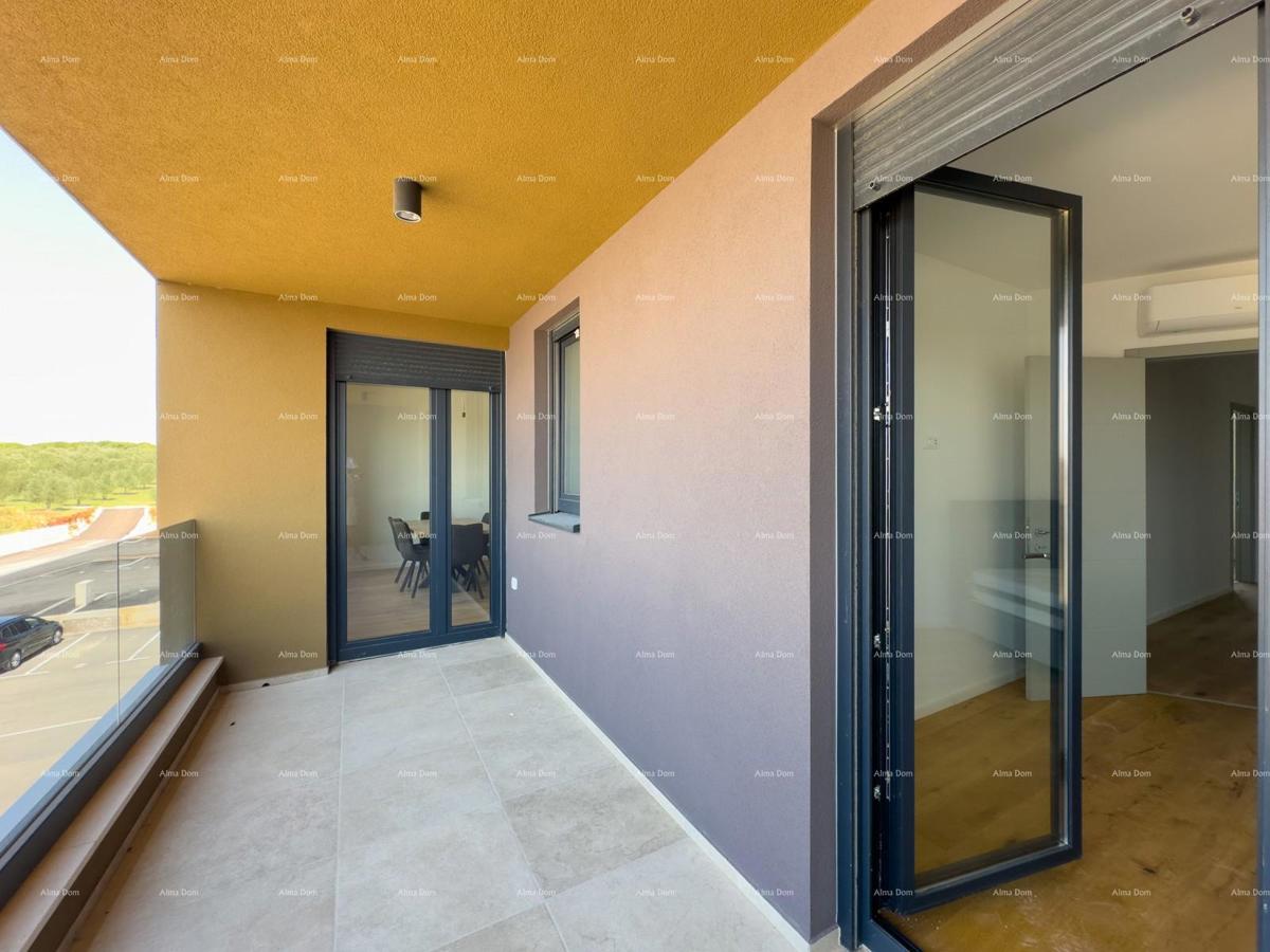 Prostran stan v Puli s tremi spalnicami in modernimi vsebinami blizu centra mesta