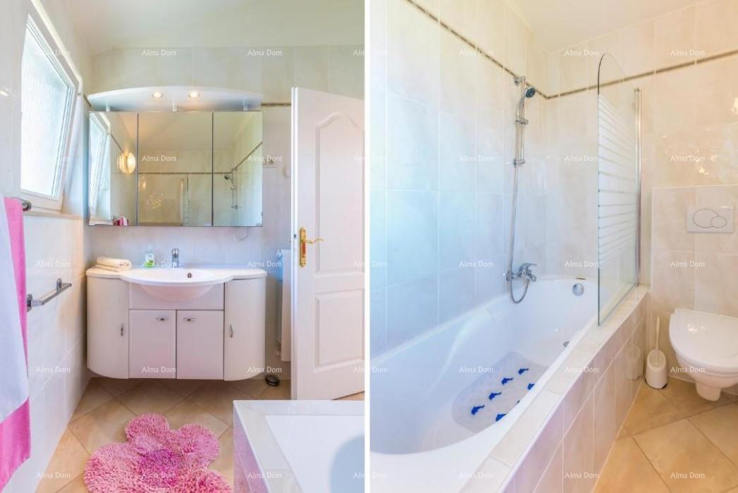 Hiša z apartmaji in bazenom v Premanturi – pogled na morje!