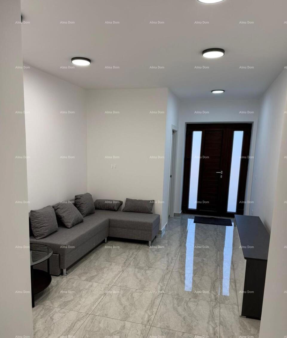 POREČ, Renovirana kamnita hiša s pogledom na morje