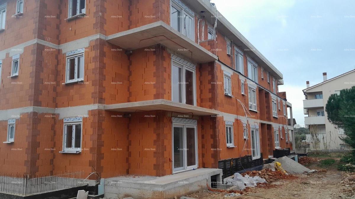 Na voljo je stanovanje v novem stanovanjskem projektu s parkirnim mestom. Štinjan!