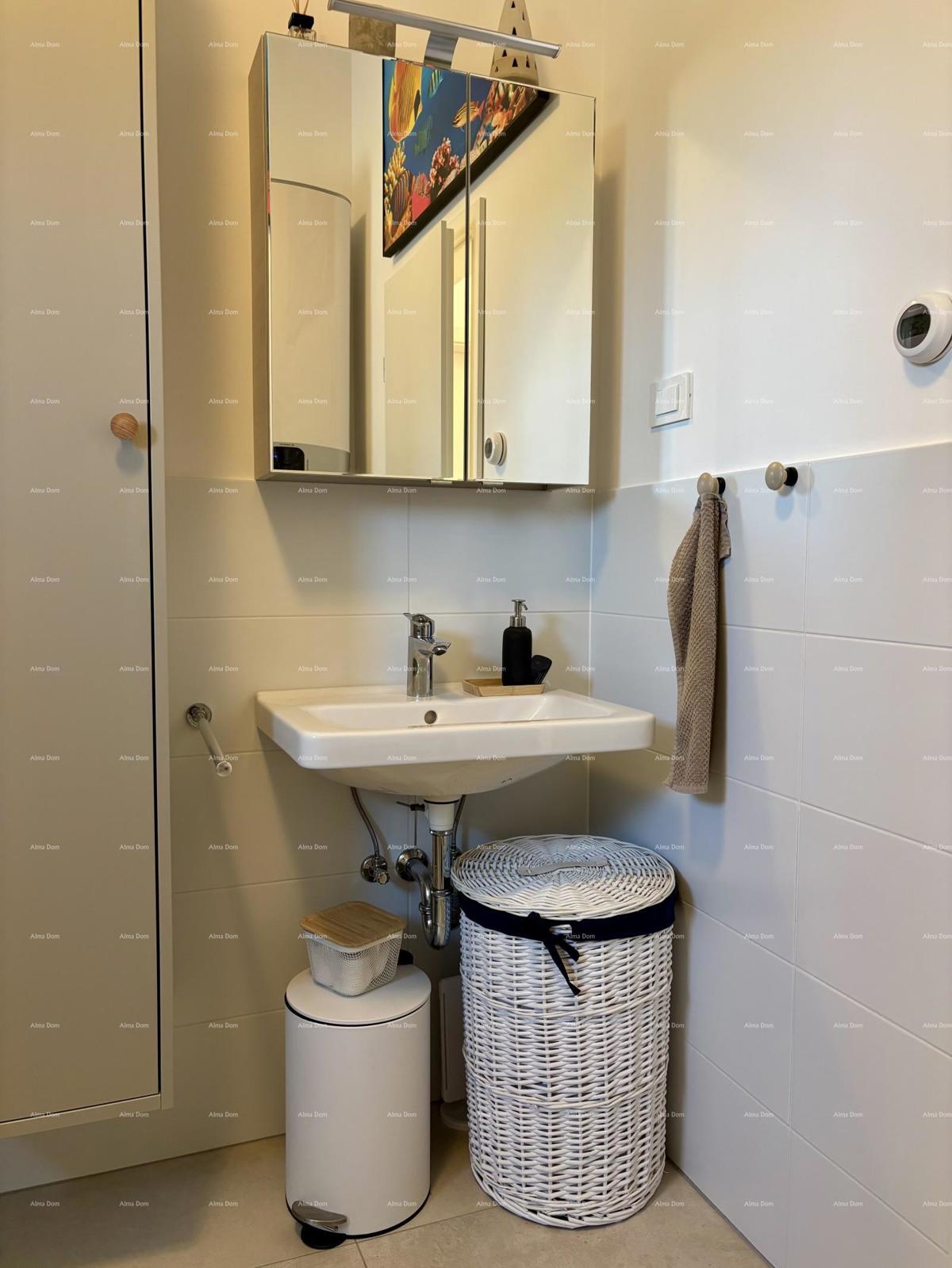 PEROJ – Sodobno stanovanje z razgledom na morje — le 800 m od plaže