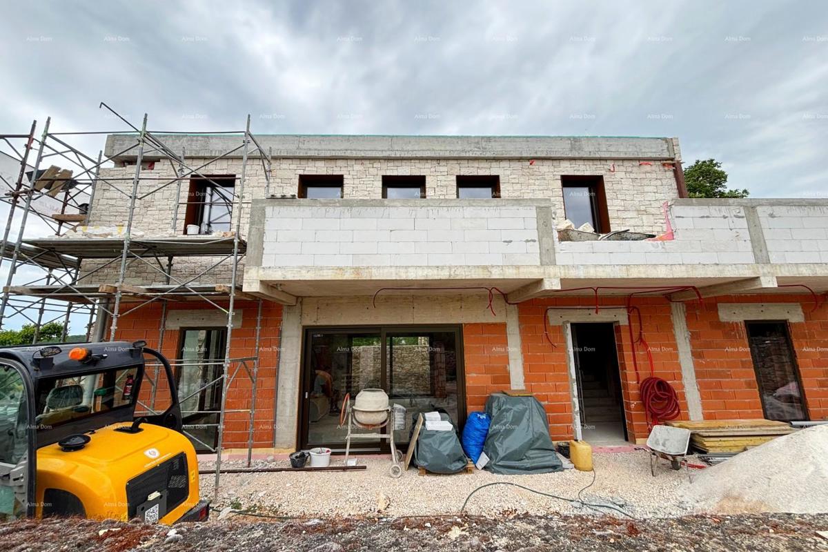 Hiša v gradnji z bazenom naprodaj - Bale, okolica