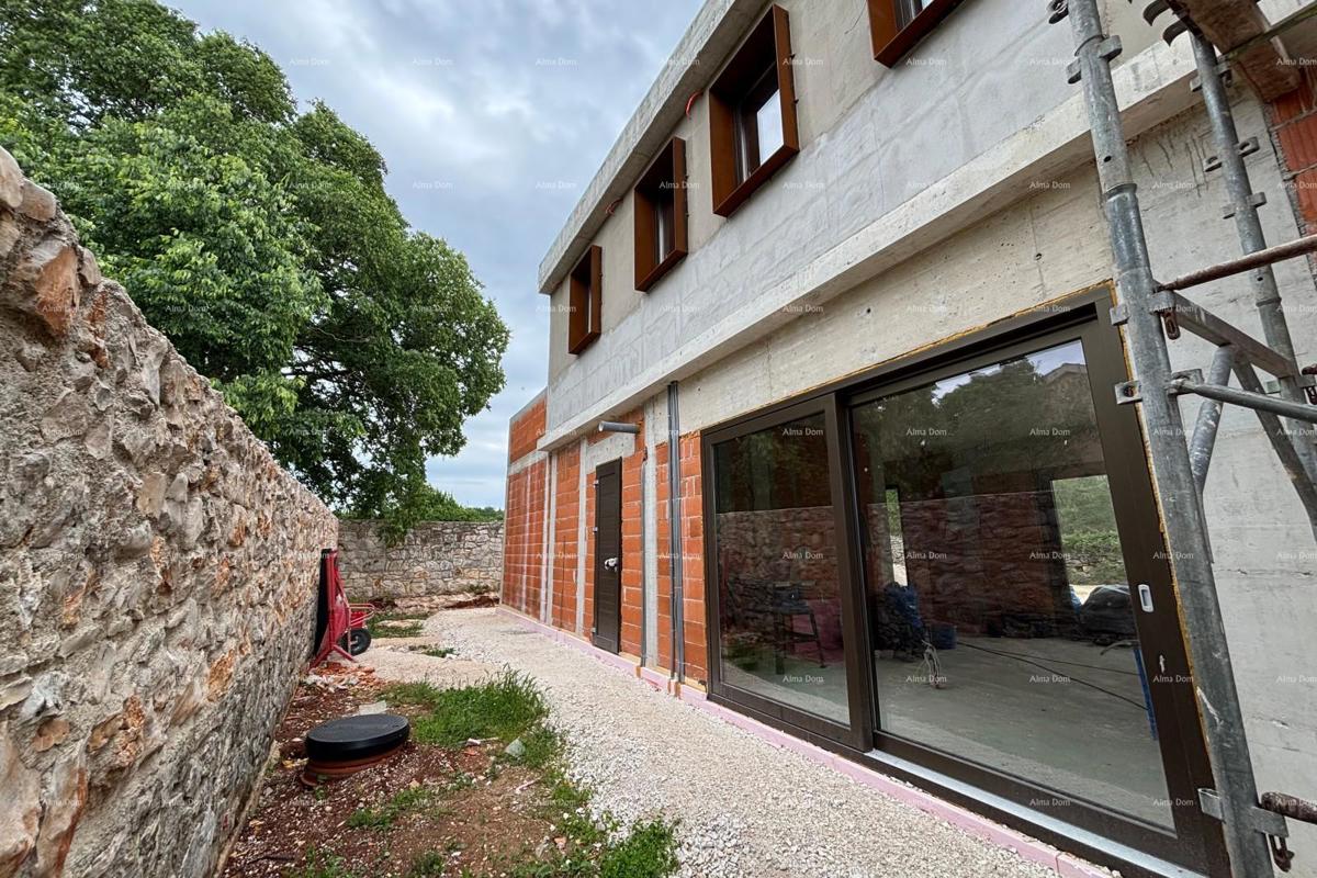 Hiša v gradnji z bazenom naprodaj - Bale, okolica