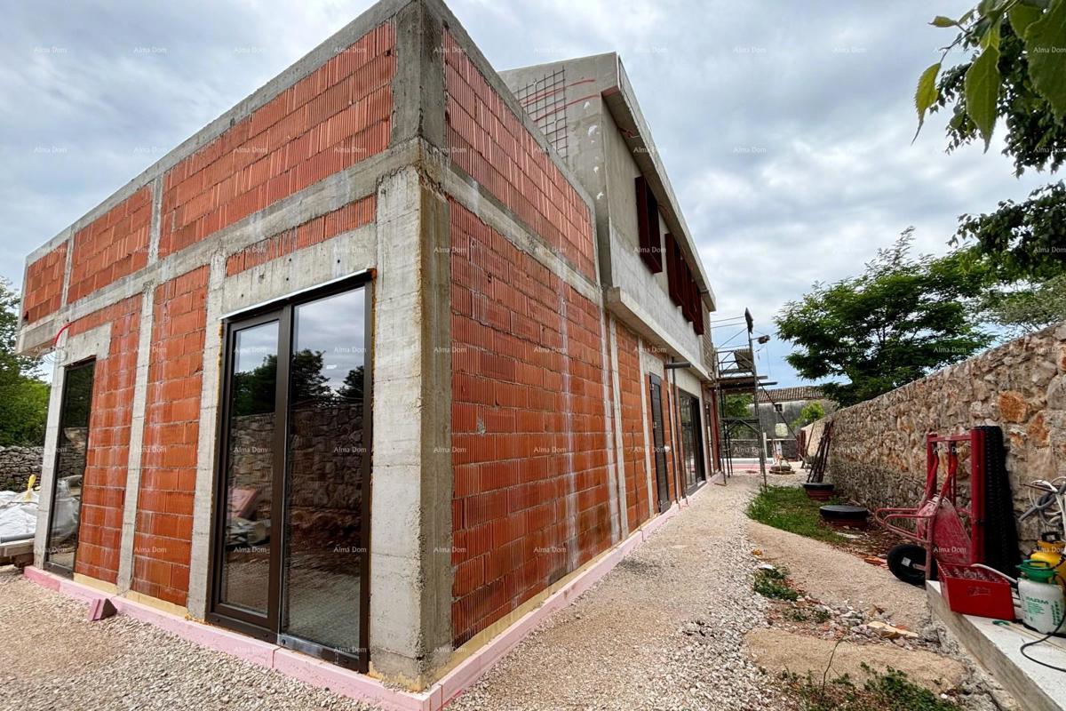 Hiša v gradnji z bazenom naprodaj - Bale, okolica