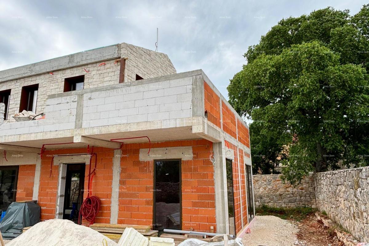 Hiša v gradnji z bazenom naprodaj - Bale, okolica