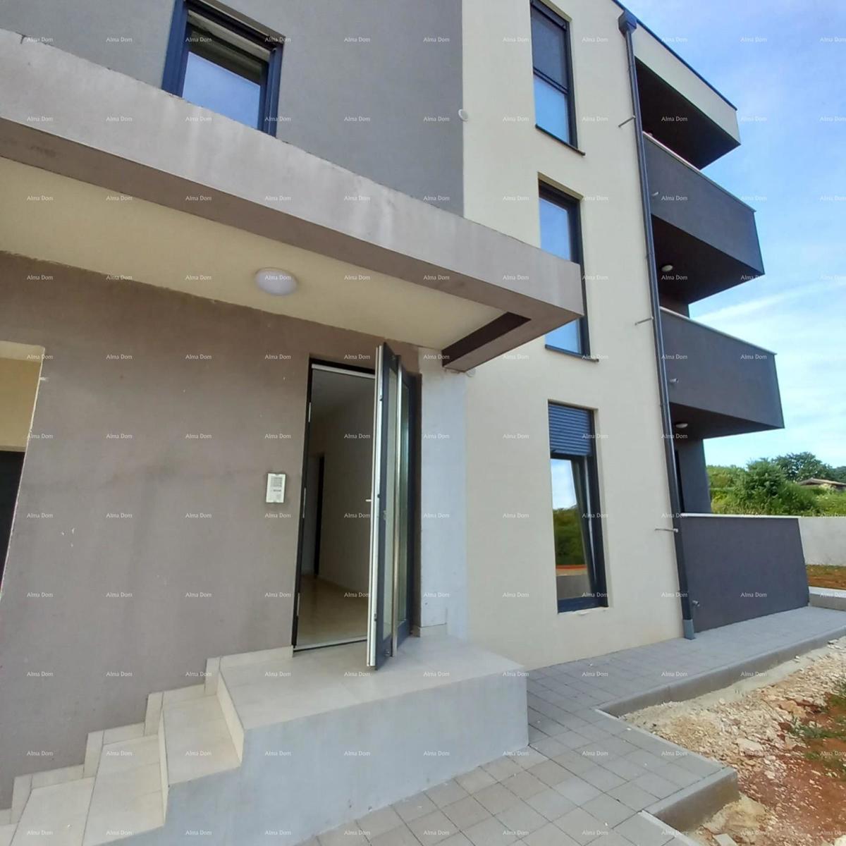 Novogradnja! Prodaja stanovanja z dvema spalnicama in garažo. Blizu morja! Medulin!