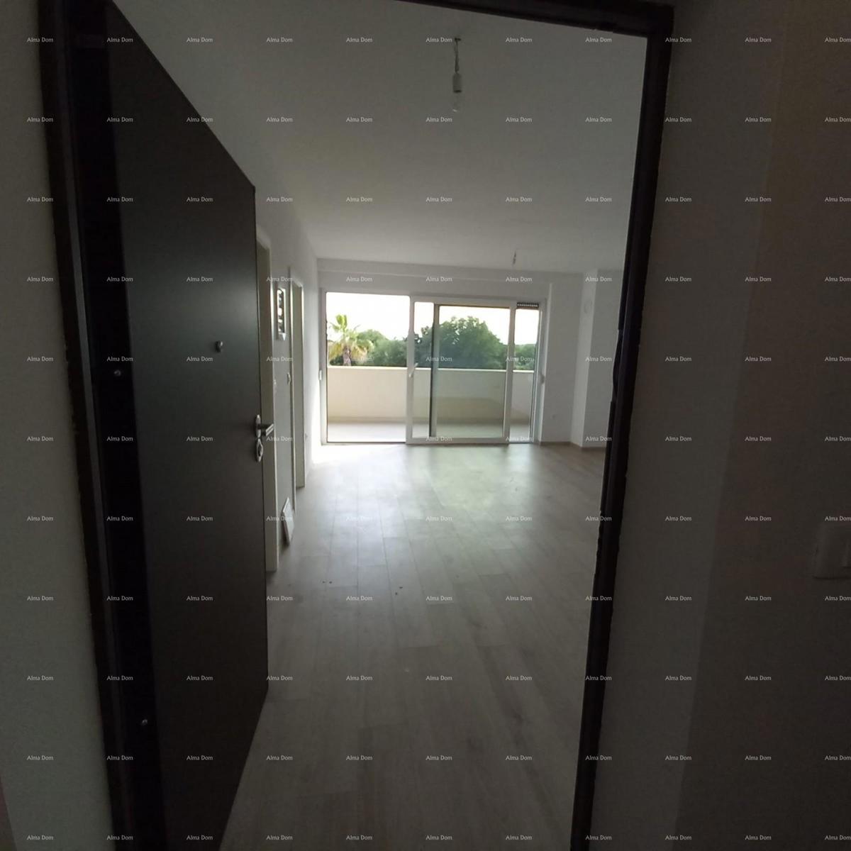 Novogradnja! Prodaja stanovanja z dvema spalnicama in garažo. Blizu morja! Medulin!