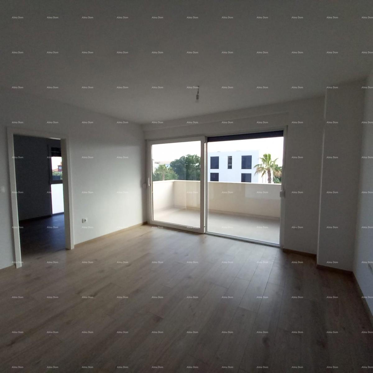 Novogradnja! Prodaja stanovanja z dvema spalnicama in garažo. Blizu morja! Medulin!