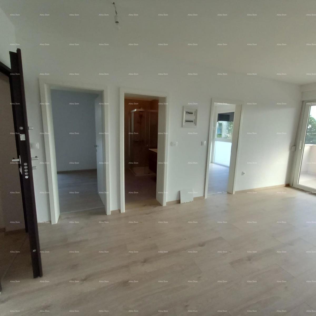 Novogradnja! Prodaja stanovanja z dvema spalnicama in garažo. Blizu morja! Medulin!