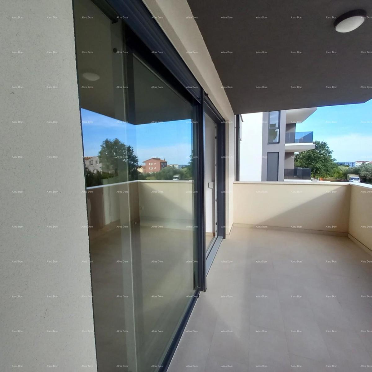 Novogradnja! Prodaja stanovanja z dvema spalnicama in garažo. Blizu morja! Medulin!