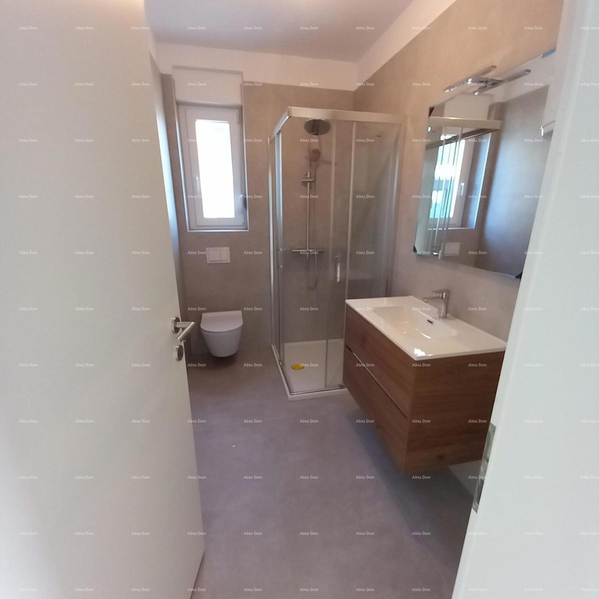 Novogradnja! Prodaja stanovanja z dvema spalnicama in garažo. Blizu morja! Medulin!