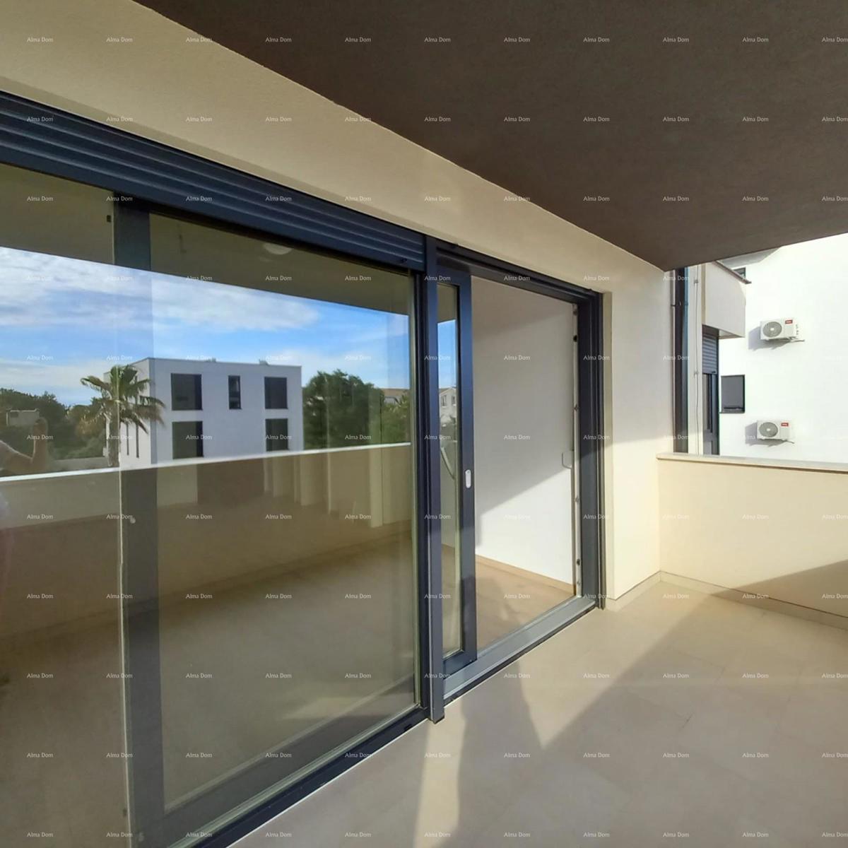 Novogradnja! Prodaja stanovanja z dvema spalnicama in garažo. Blizu morja! Medulin!