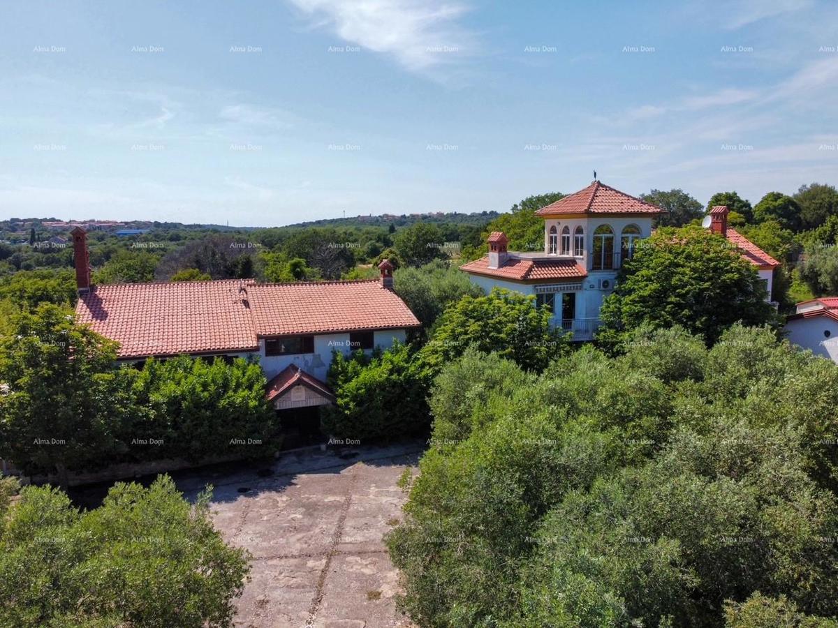 Popoln mir in potencial: nepremičnina s 12 spalnicami, bazenom in čudovitim pogledom na morje v Pomeru