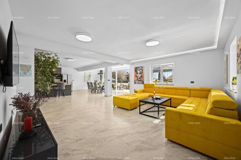 Luksuzna vila s bazenom na prodajo – Istra, okolica Barbana