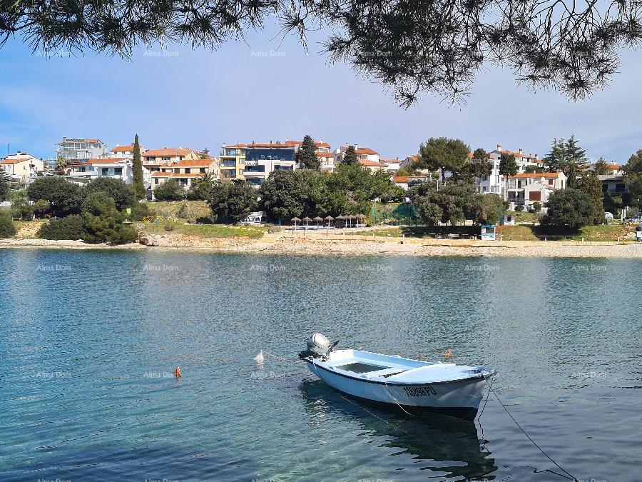 Prvi red do morja in plaže – hiša s bazenom in veliko okužnico, Pješčana Uvala!