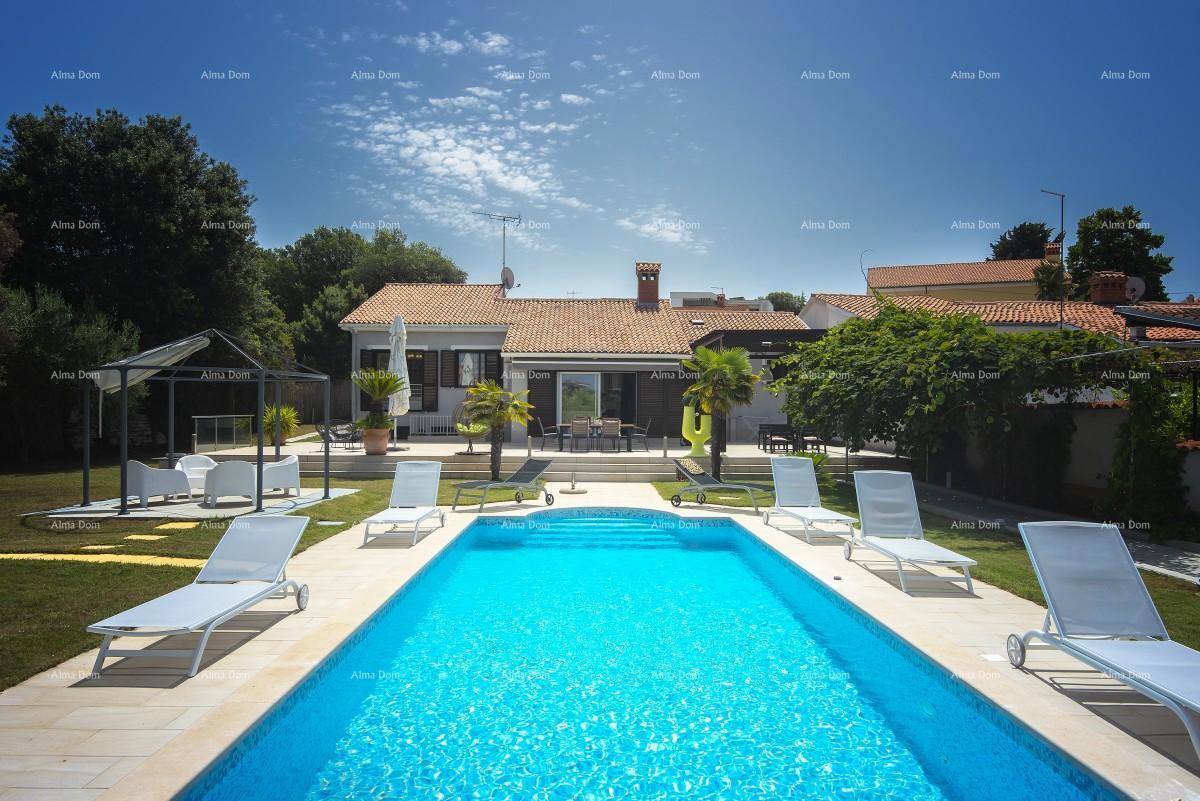 Prvi red do morja in plaže – hiša s bazenom in veliko okužnico, Pješčana Uvala!