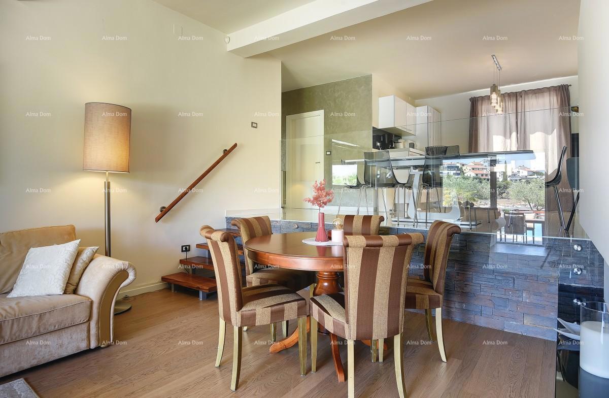 Prvi red do morja in plaže – hiša s bazenom in veliko okužnico, Pješčana Uvala!