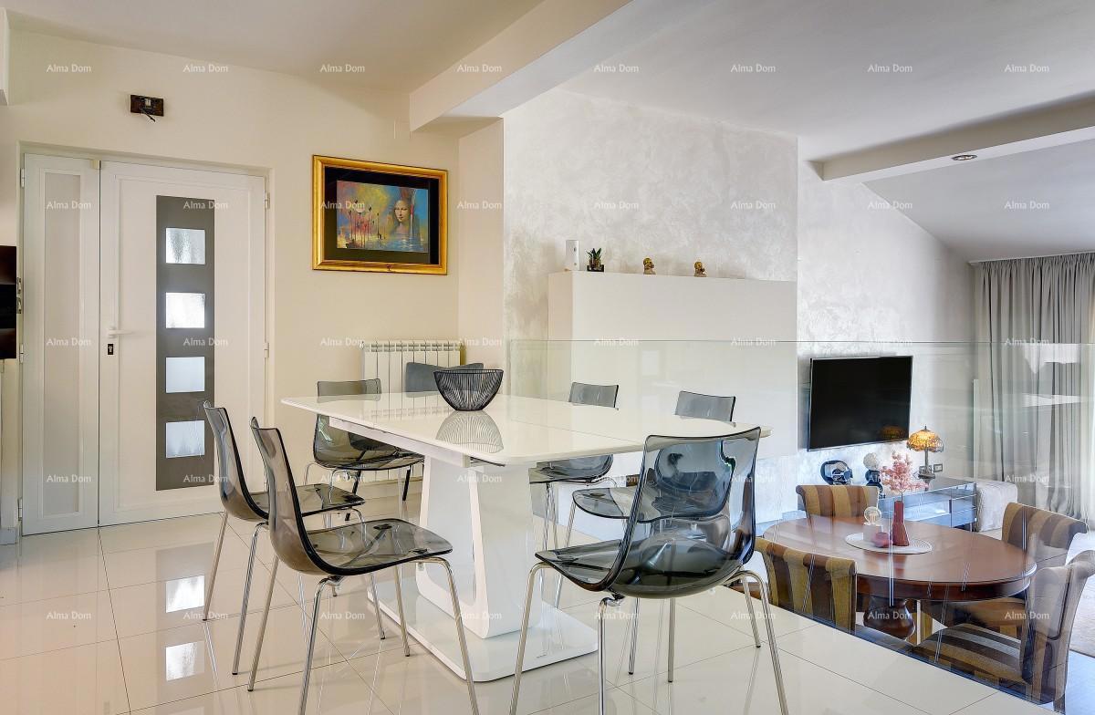 Prvi red do morja in plaže – hiša s bazenom in veliko okužnico, Pješčana Uvala!