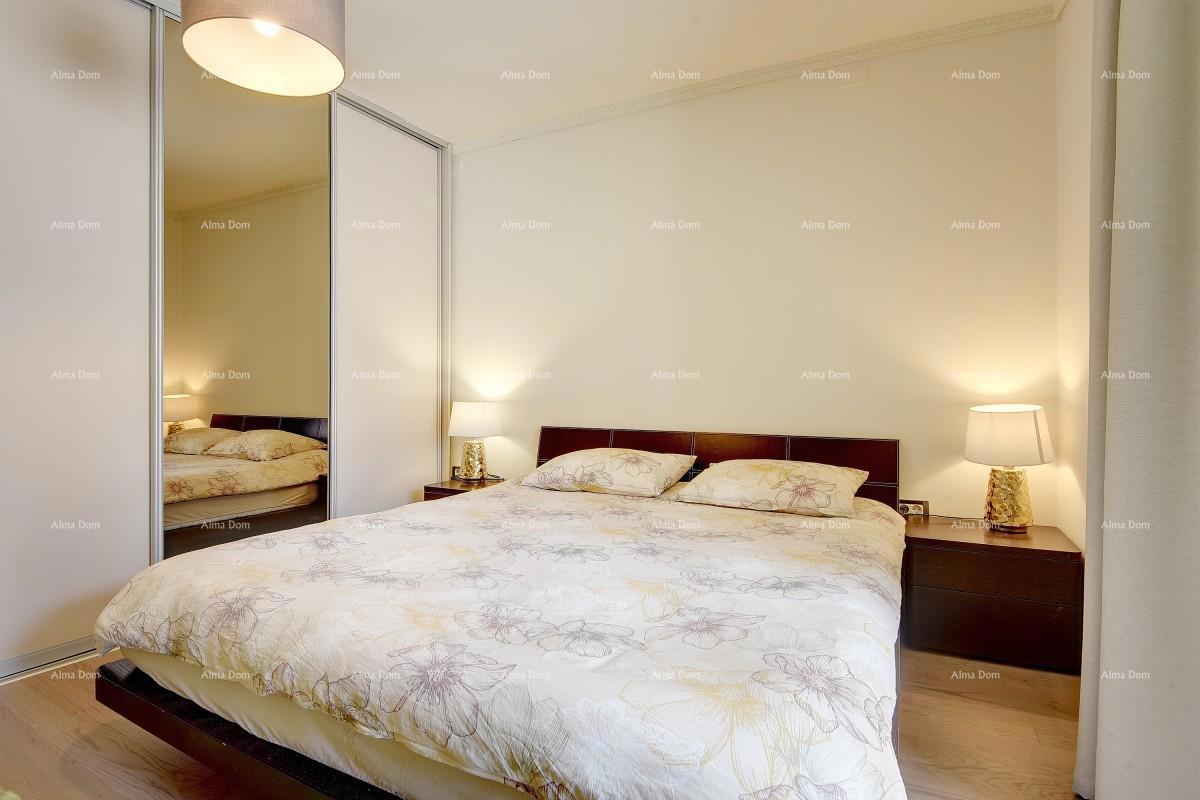 Prvi red do morja in plaže – hiša s bazenom in veliko okužnico, Pješčana Uvala!