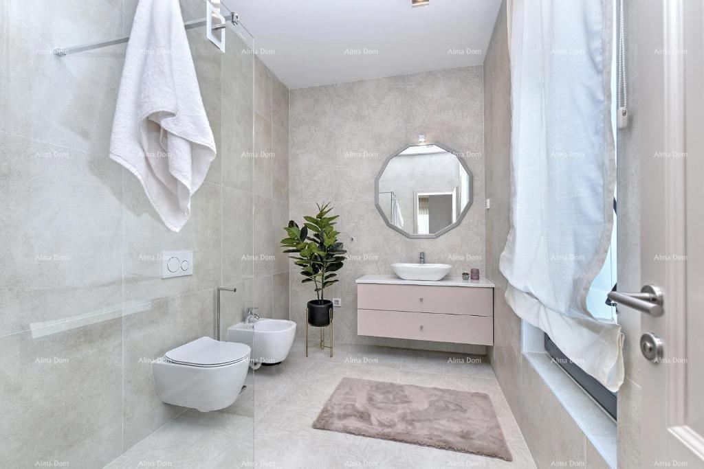 Fažana - Peroj - Čudovita vila s bazenom in pogledom na morje v bližini plaže