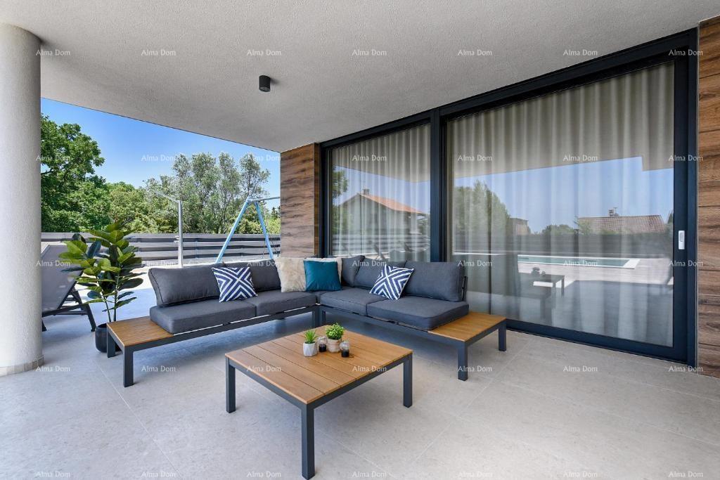 Fažana - Peroj - Čudovita vila s bazenom in pogledom na morje v bližini plaže