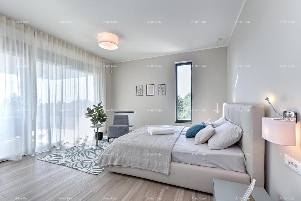 Fažana - Peroj - Čudovita vila s bazenom in pogledom na morje v bližini plaže