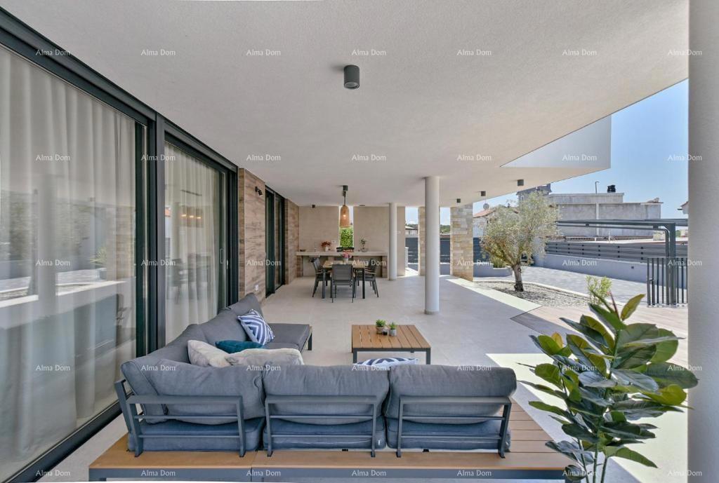 Fažana - Peroj - Čudovita vila s bazenom in pogledom na morje v bližini plaže