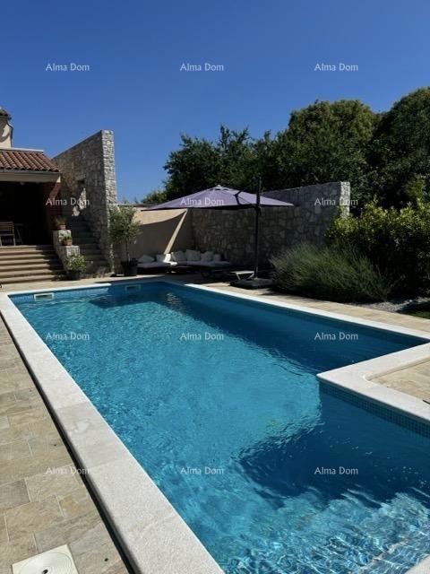 Mediteranska hiša s bazenom in pogledom na morje, Raša