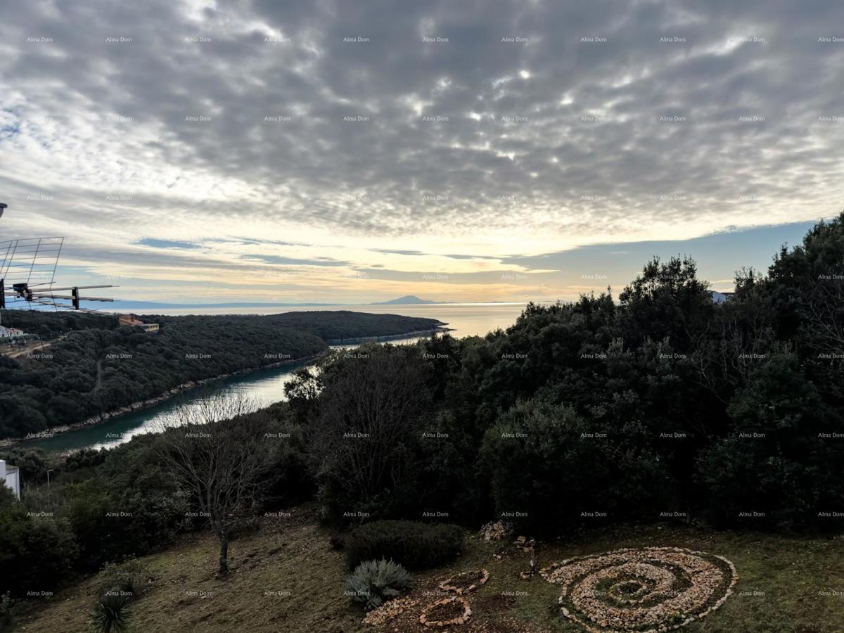 Apartma z galerijo in pogledom na morje – Duga Uvala, 100 m od plaže