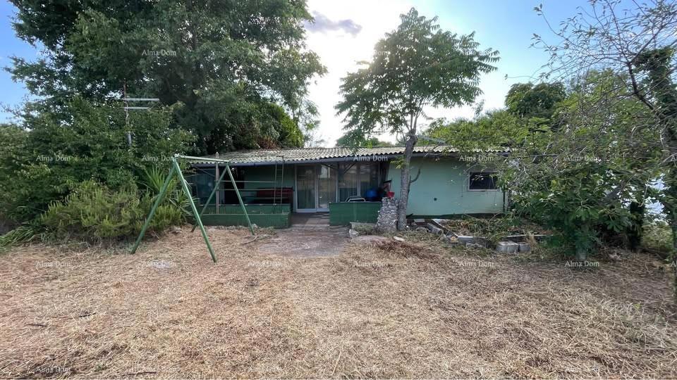 Hiša in zemljišče v Barbanu - 2 km od morja