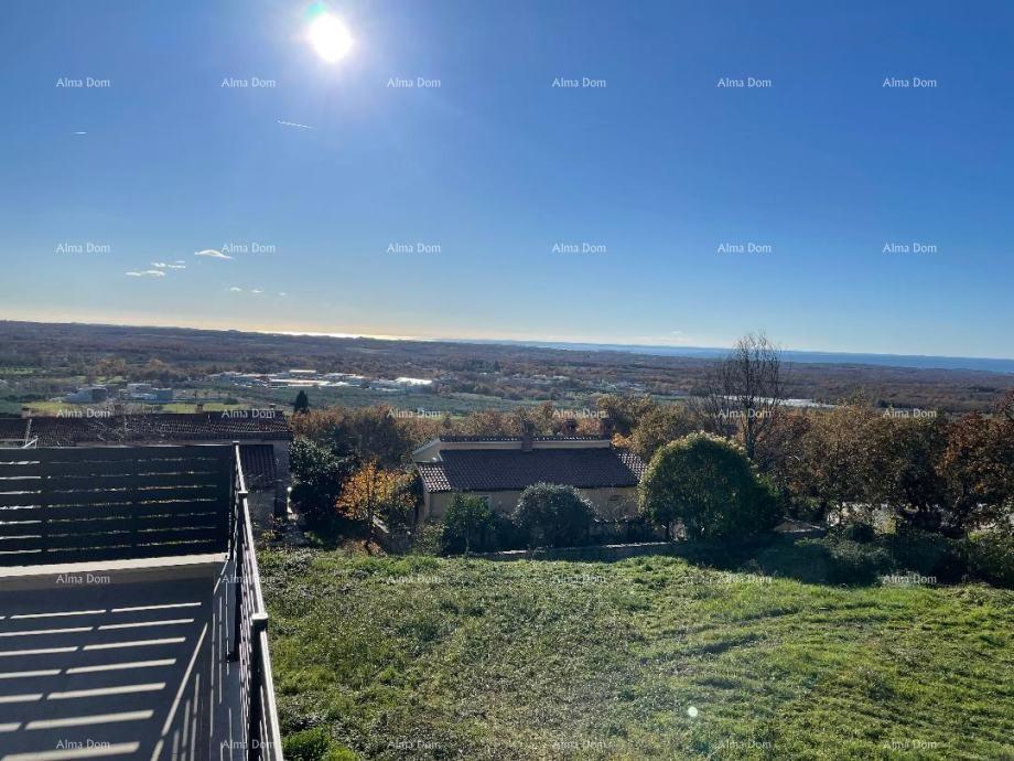 Kaštelir – gradbena parcela, 603 m2, s pravnomočnim gradbenim dovoljenjem in pogledom na morje