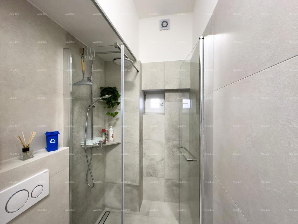 Pulj strogo središče Istarska ulica 500 metrov od Arene Sodobno popolnoma prenovljeno in opremljeno mestno stanovanje