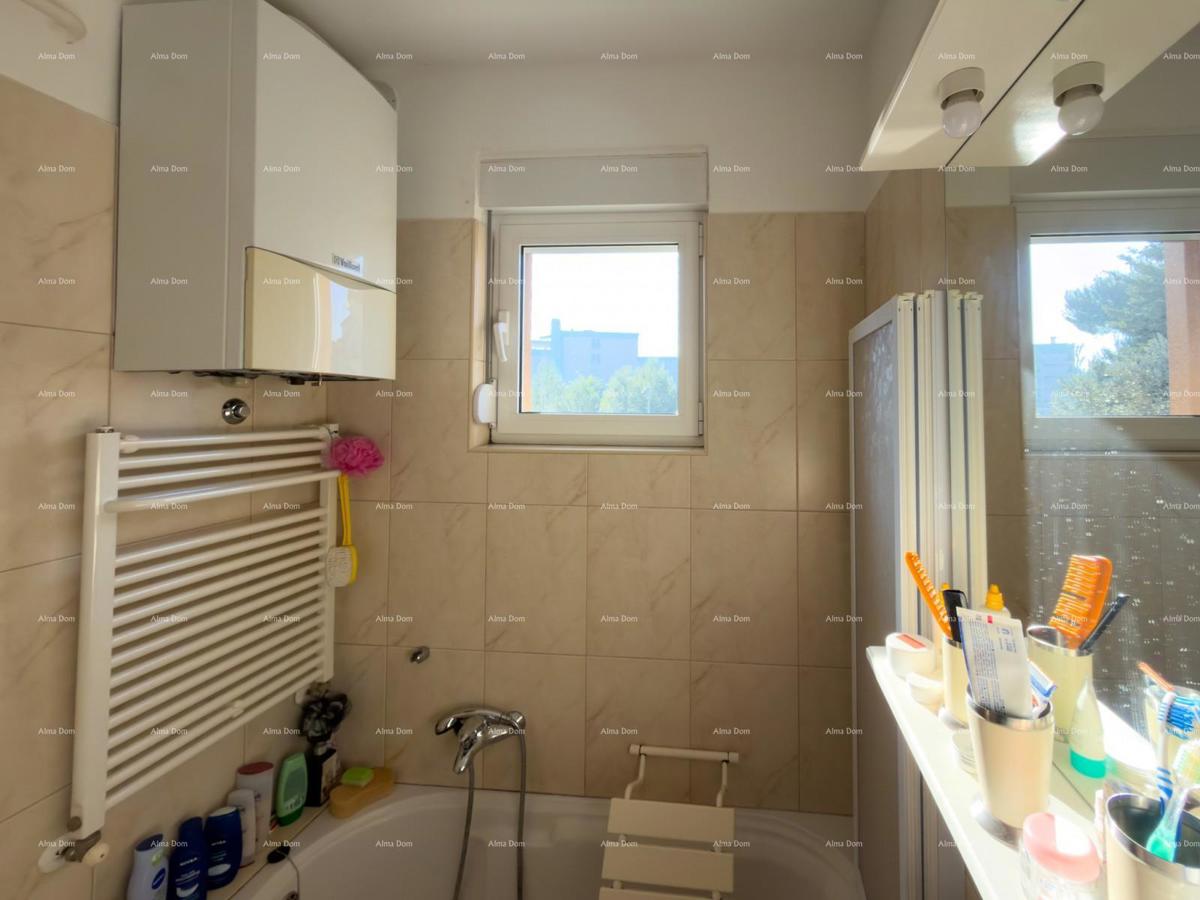 Pula – Hiša z dvema stanovanjski enotama, 50 m od morja